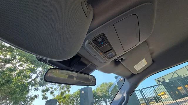 Used 2022 White Ford XL image 17