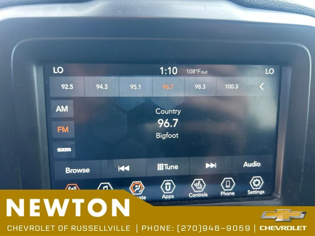 Used 2018 Colorado Red Jeep Latitude image 5