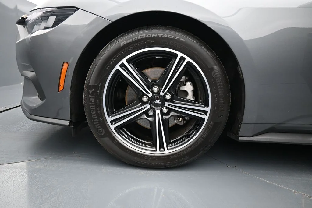 Used 2025 Gray Ford EcoBoost Premium image 27