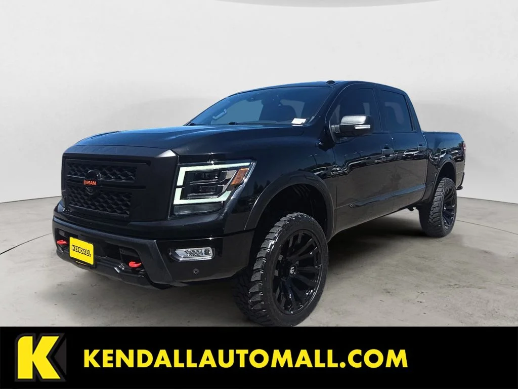 2021 Nissan Titan PRO-4X 4X4 Crew Cab's photo