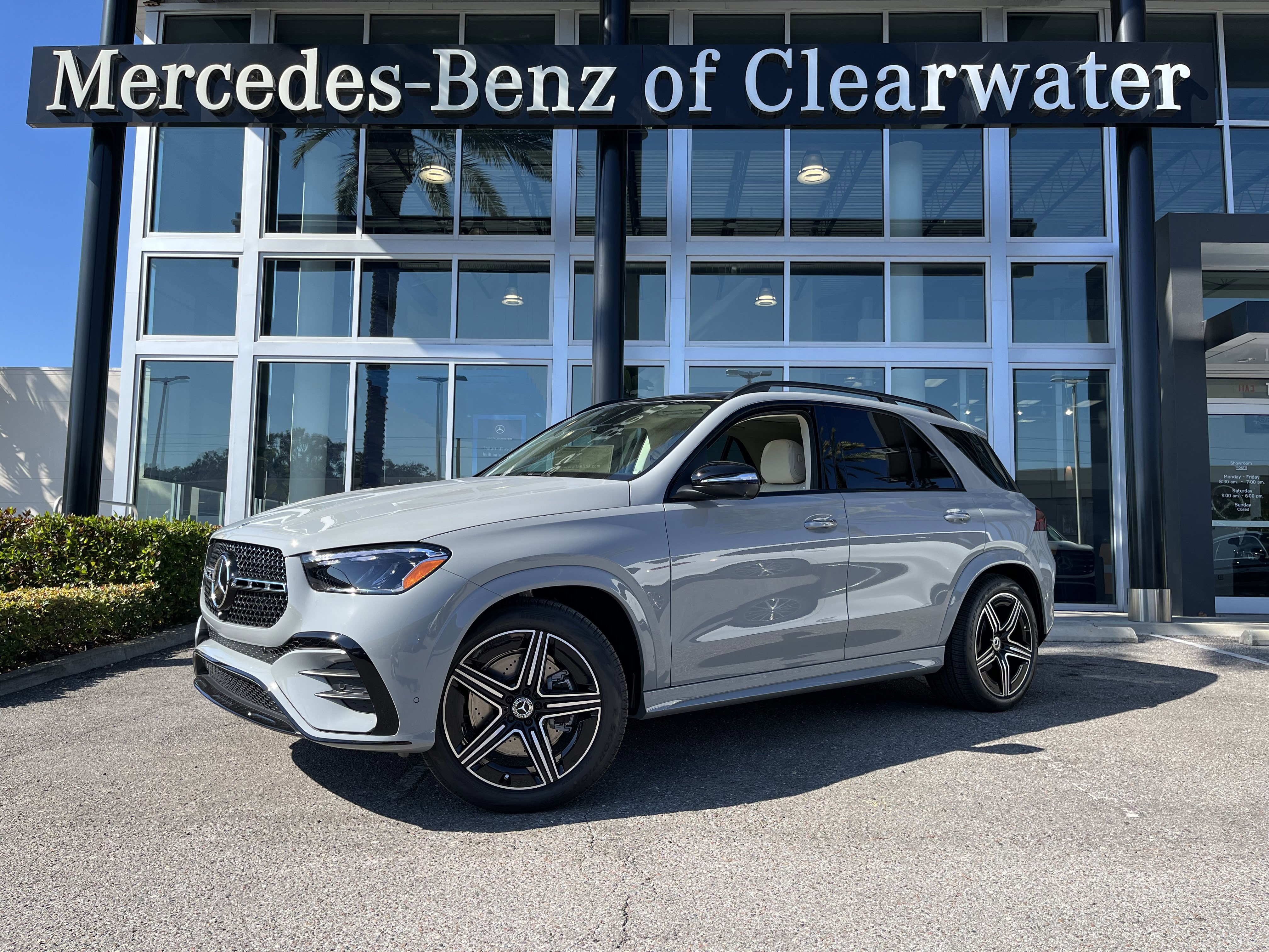 New 2026 MANUFAKTUR Alpine Grey Mercedes-Benz GLE 350 image 1
