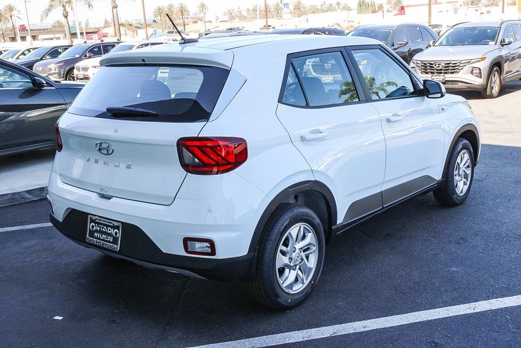 New 2026 White Hyundai SE image 9