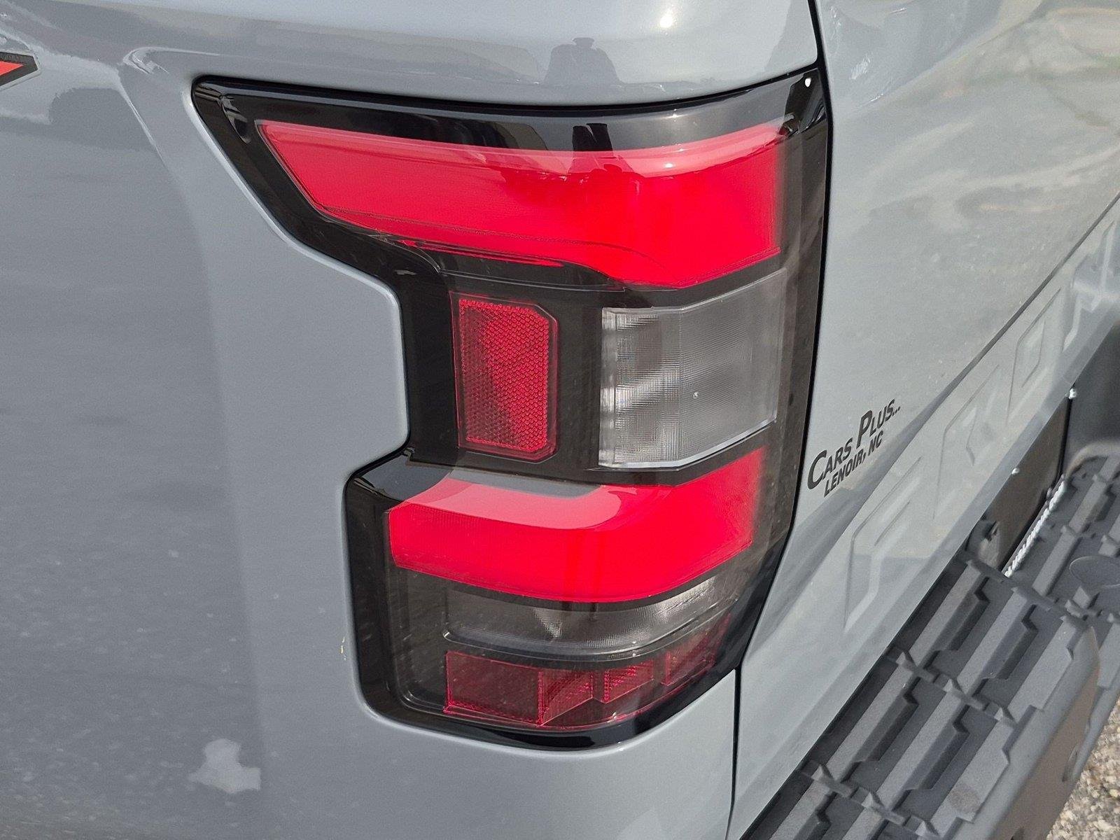 Used 2022 Boulder Grey Pearl Nissan PRO-4X image 11