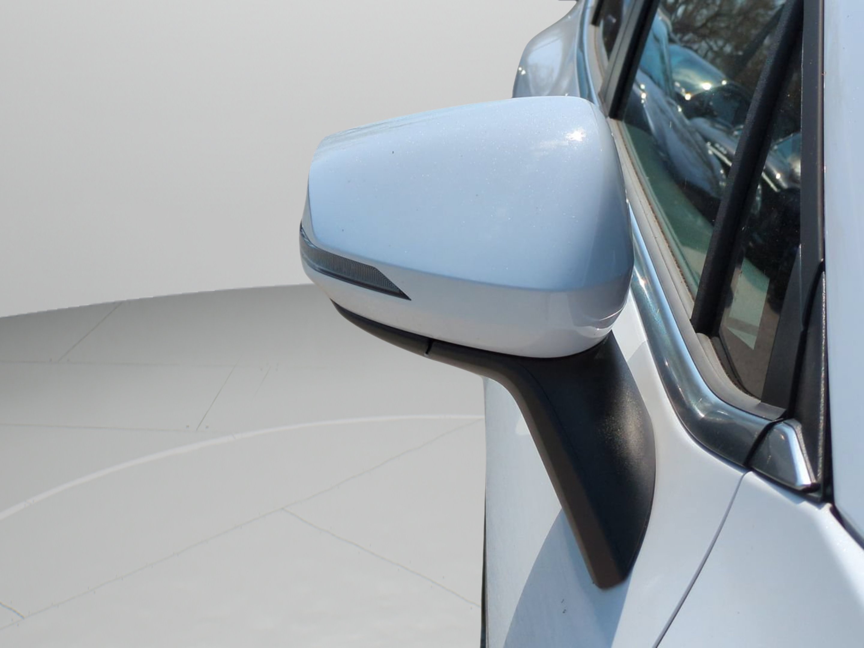 New 2026 Glacial White Pearl Kia EX image 14