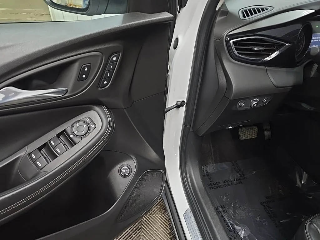 Used 2022 White Buick Essence image 28