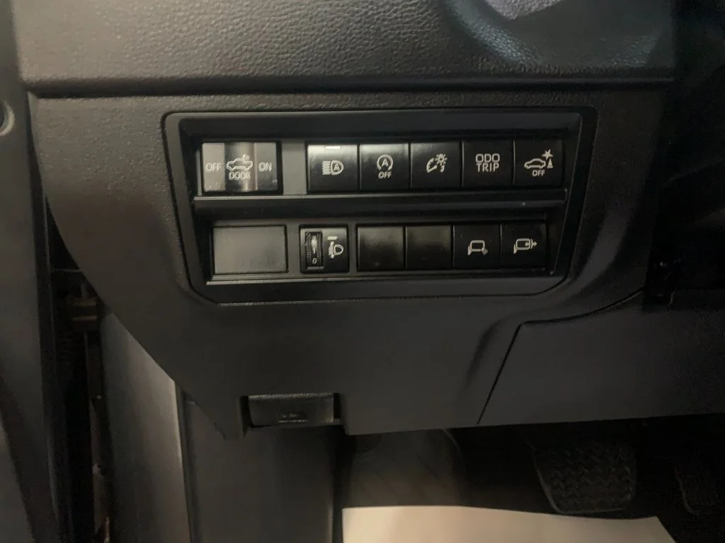Used 2022 Gray Toyota SR5 image 30