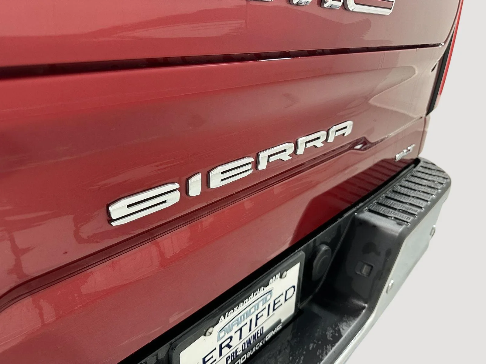 Used 2024 Volcanic Red Tintcoat GMC SLT image 30