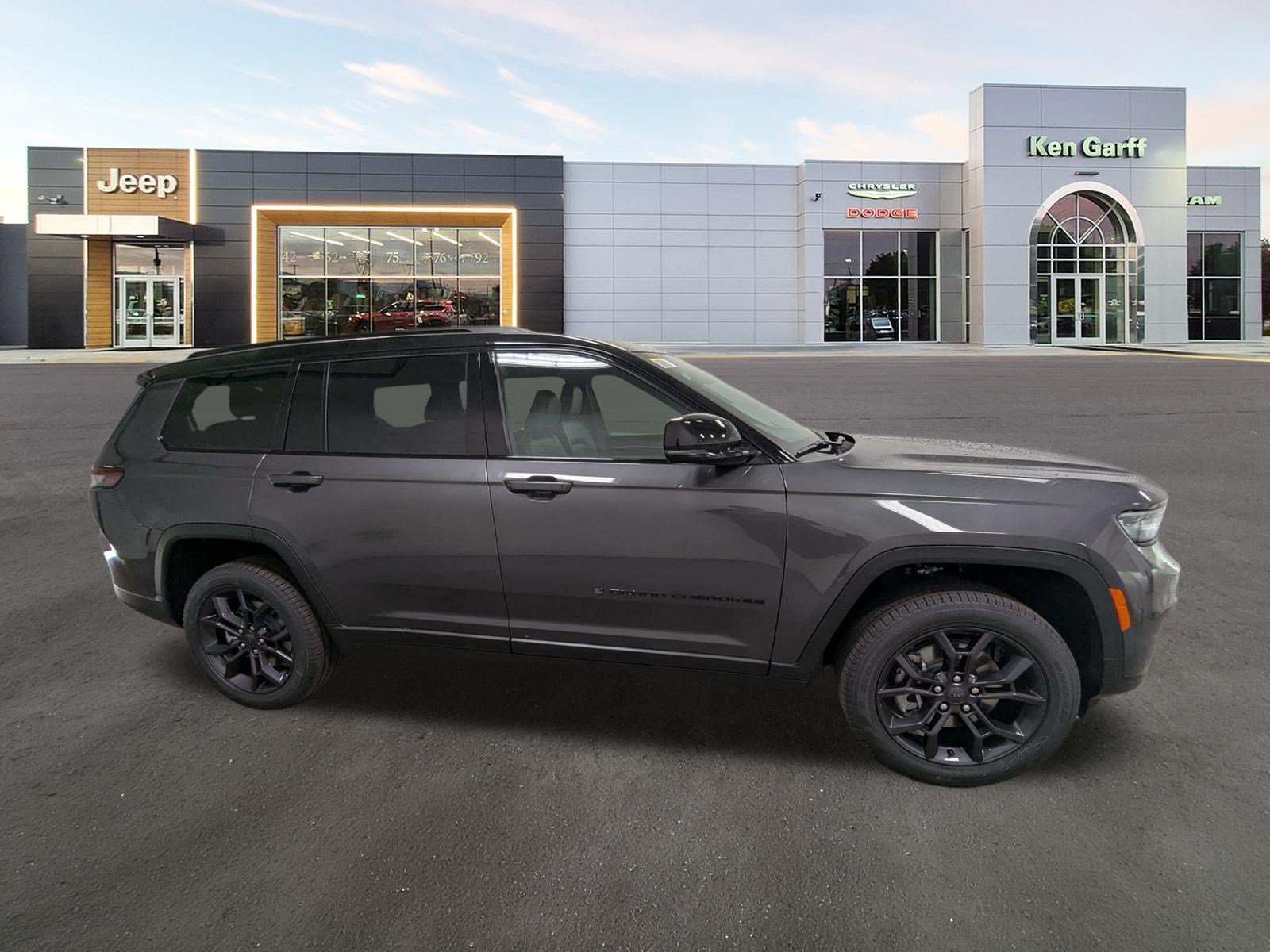 New 2025 Baltic Gray Metallic Clear-Coat Exterior Paint Jeep Limited image 3