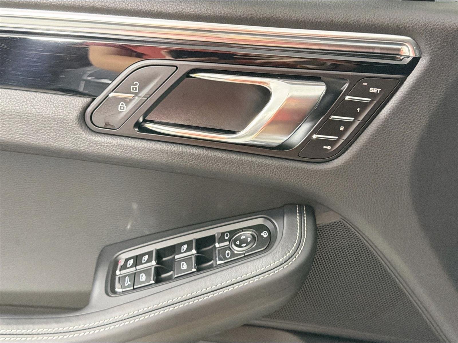 2025 Porsche Macan S - Photo 31