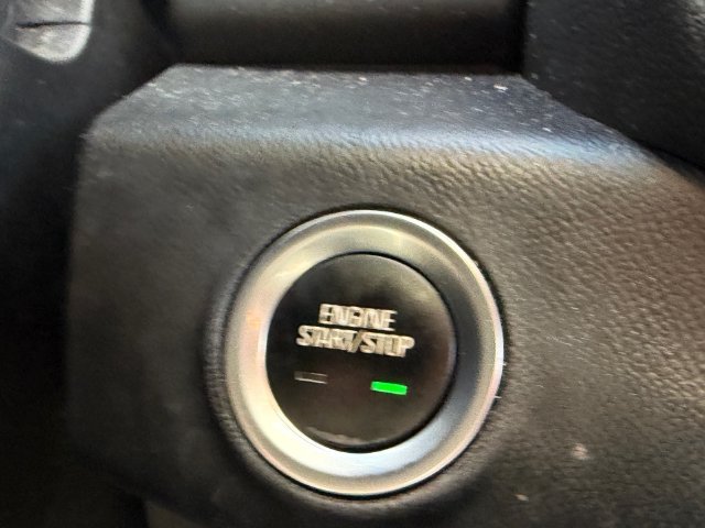 Used 2021 Gray GMC SLE image 29