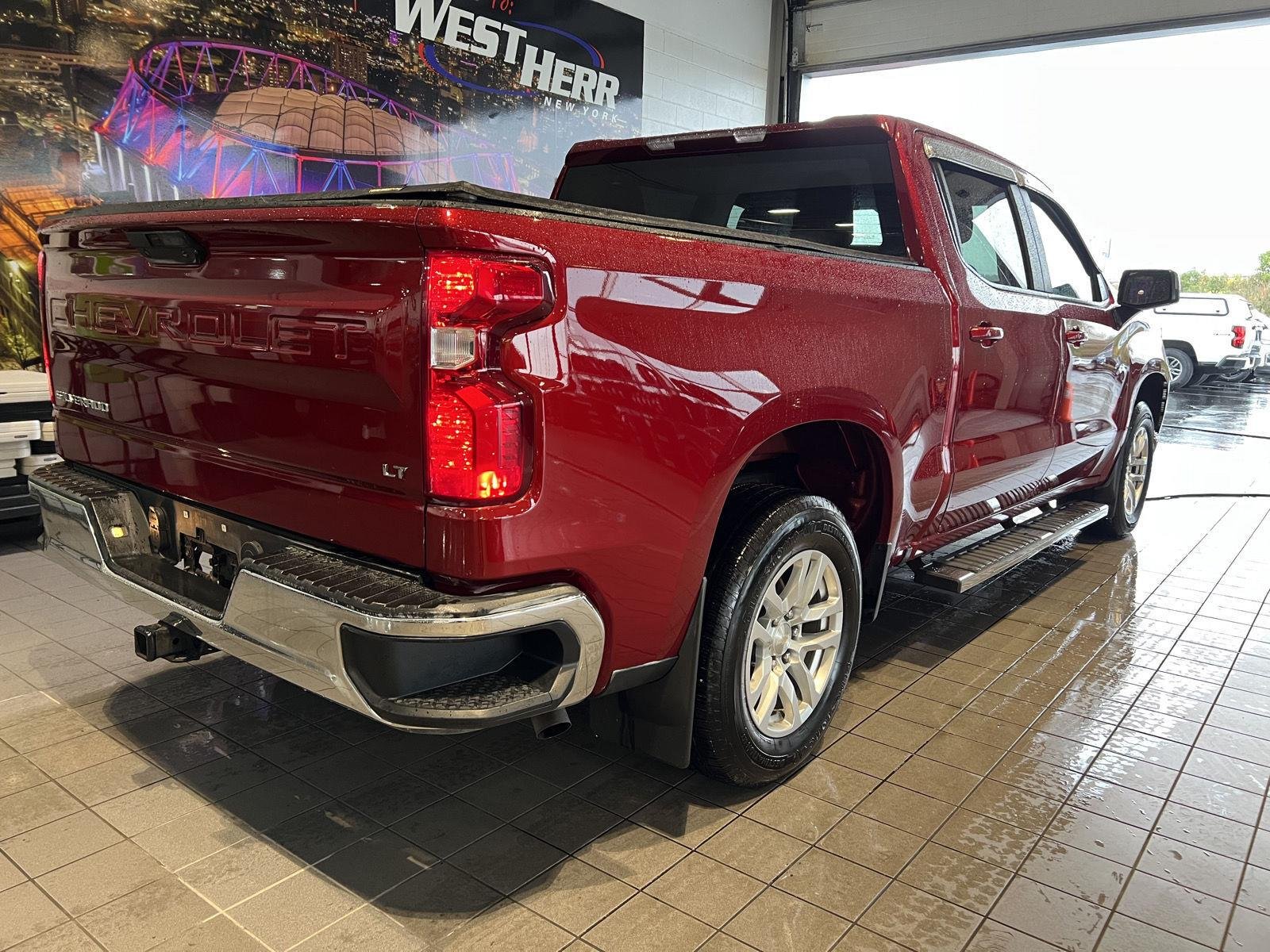 Used 2021 Cherry Red Tintcoat Chevrolet LT image 9