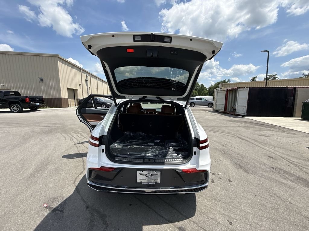 New 2026 White Genesis 2.5T Advanced image 24