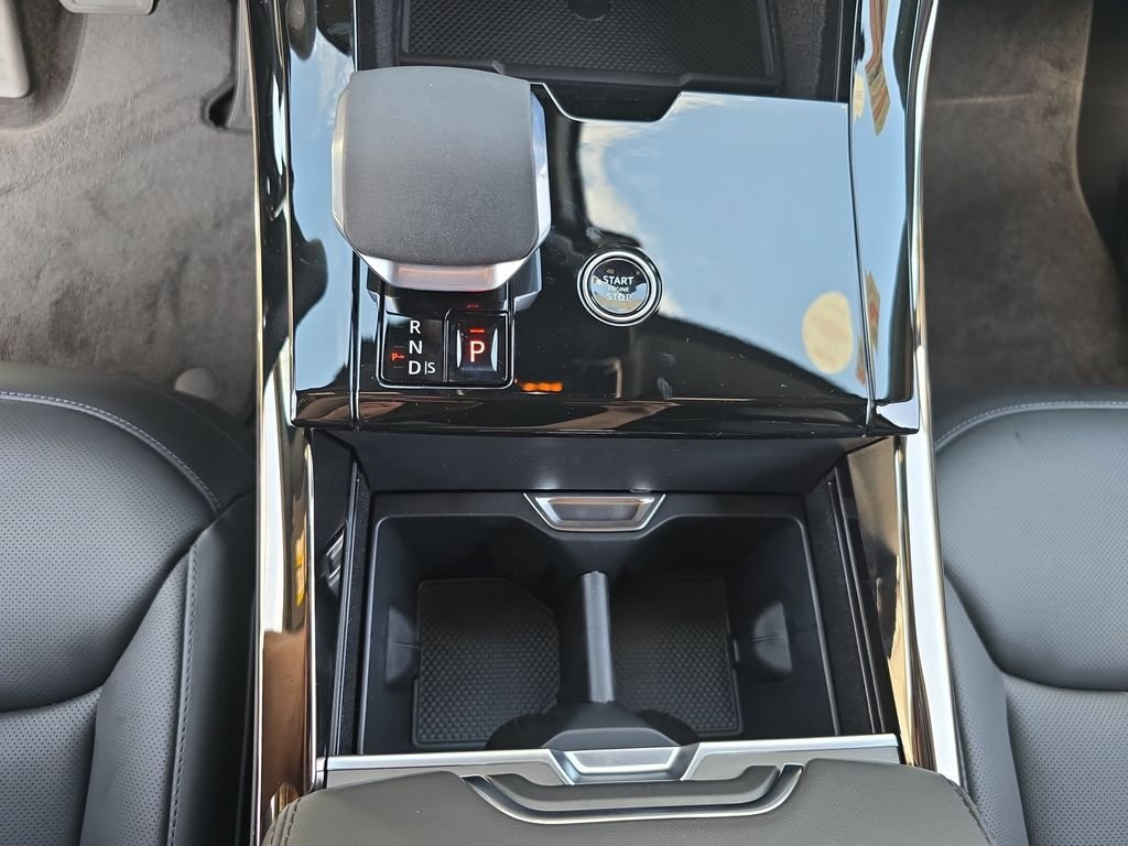 New 2026 Santorini Black Land Rover SE image 26