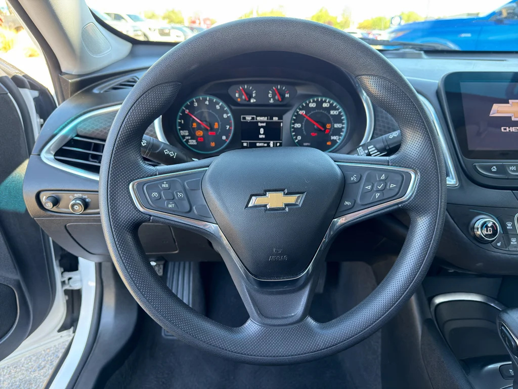 Used 2021 SUMMIT WHITE Chevrolet LT image 10