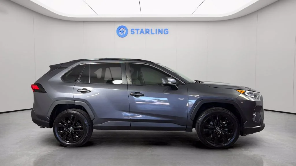 2020 Toyota RAV4 XLE Premium - Photo 13