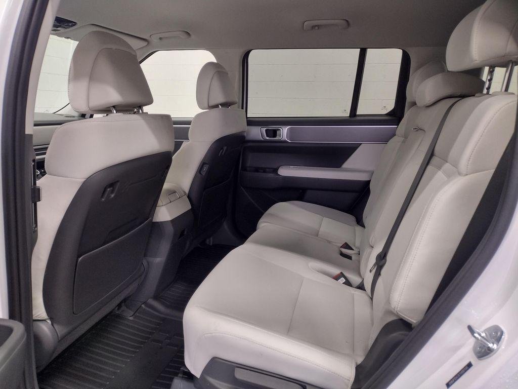 New 2026 White Hyundai SE image 23