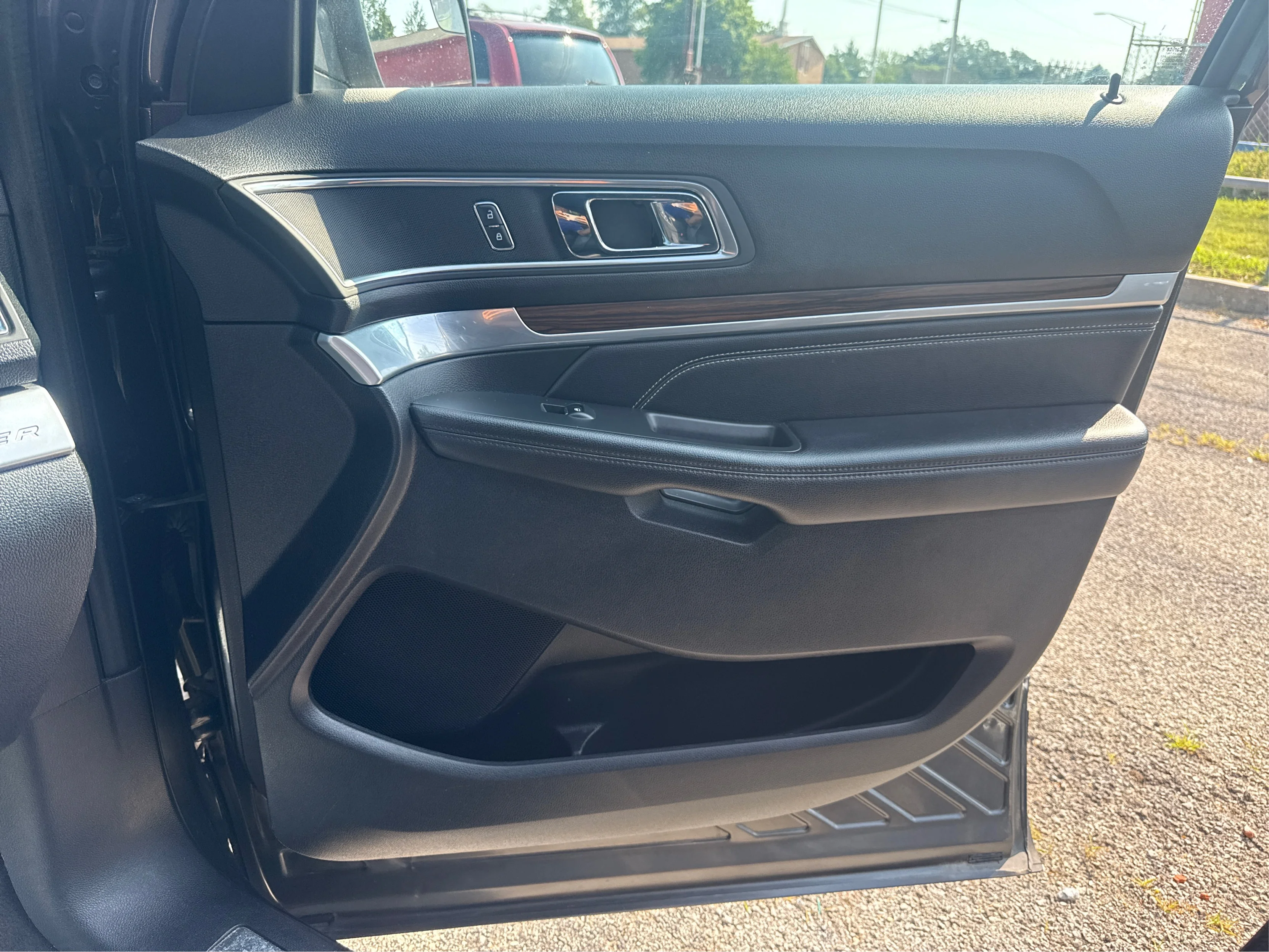 Used 2016 Gray Ford Limited image 21