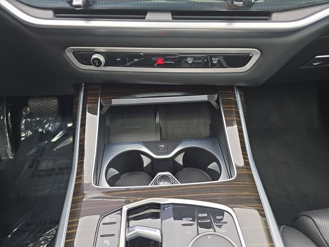 Used 2025 Green BMW xDrive40i image 28