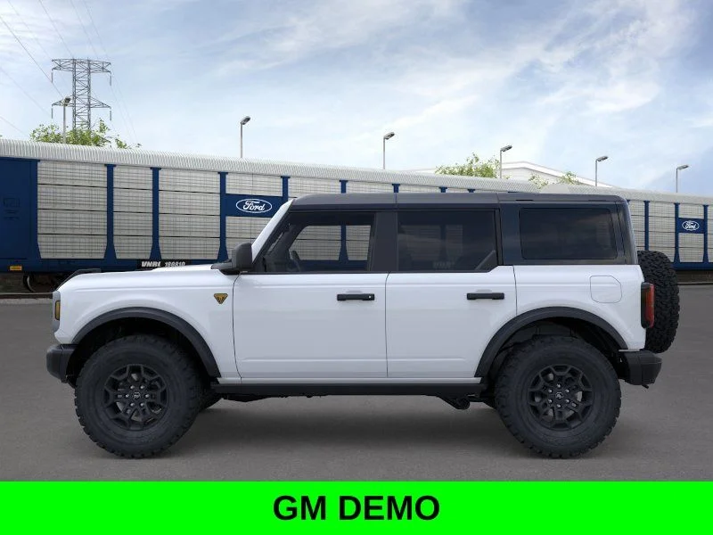 New 2026 Oxford White Ford Badlands image 3