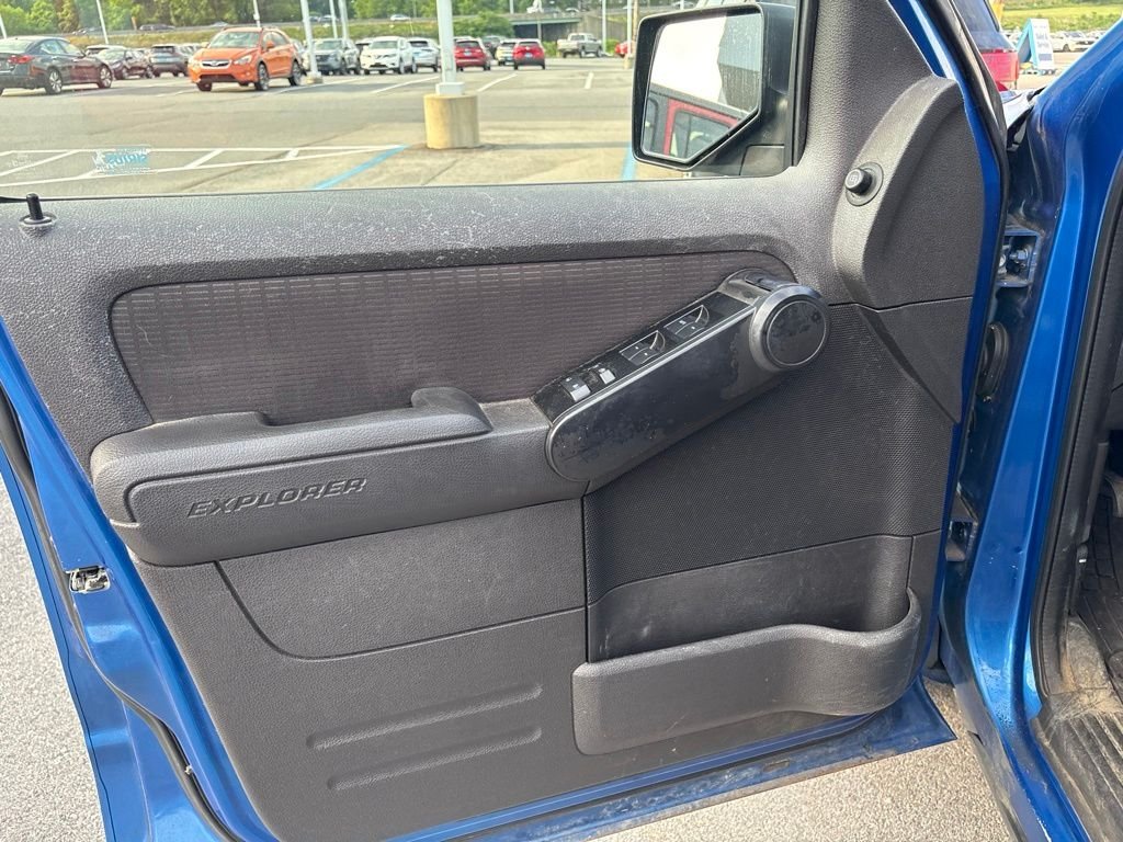 Used 2010 Blue Ford XLT image 8