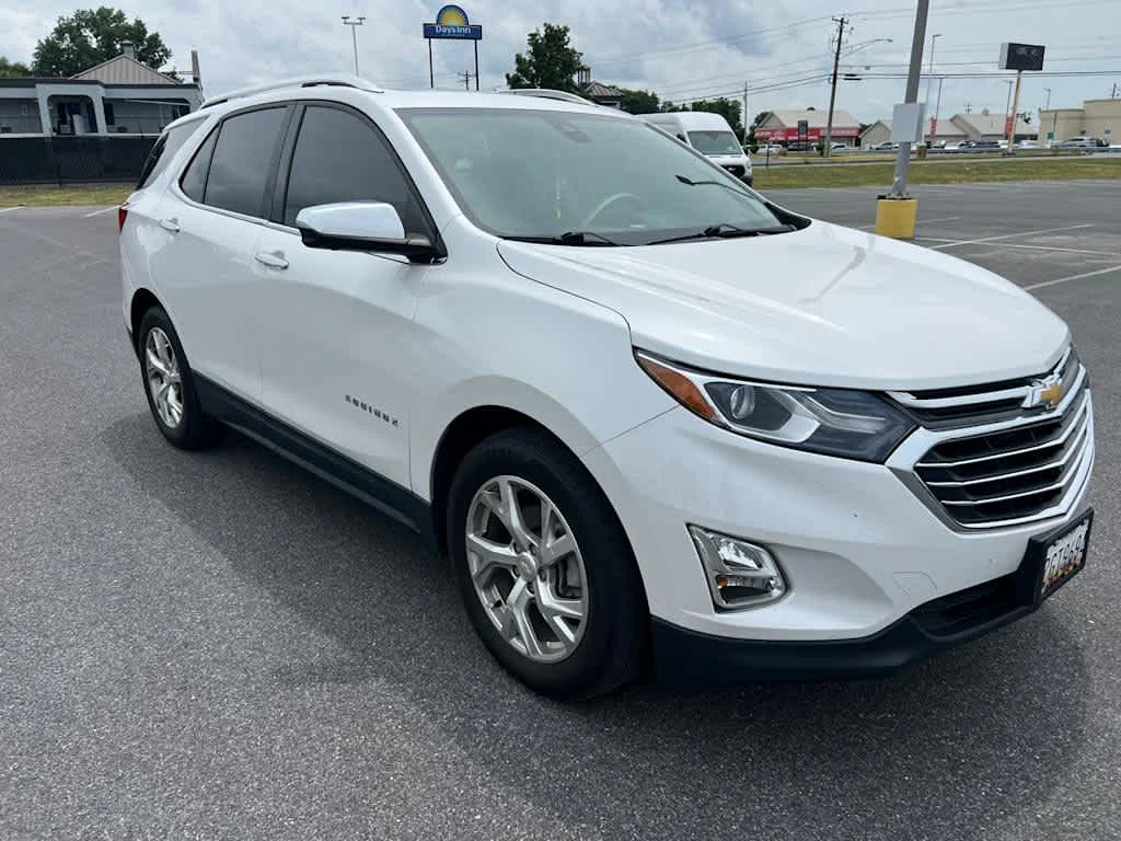 Used 2020 Iridescent Pearl Tricoat Chevrolet Premier image 2