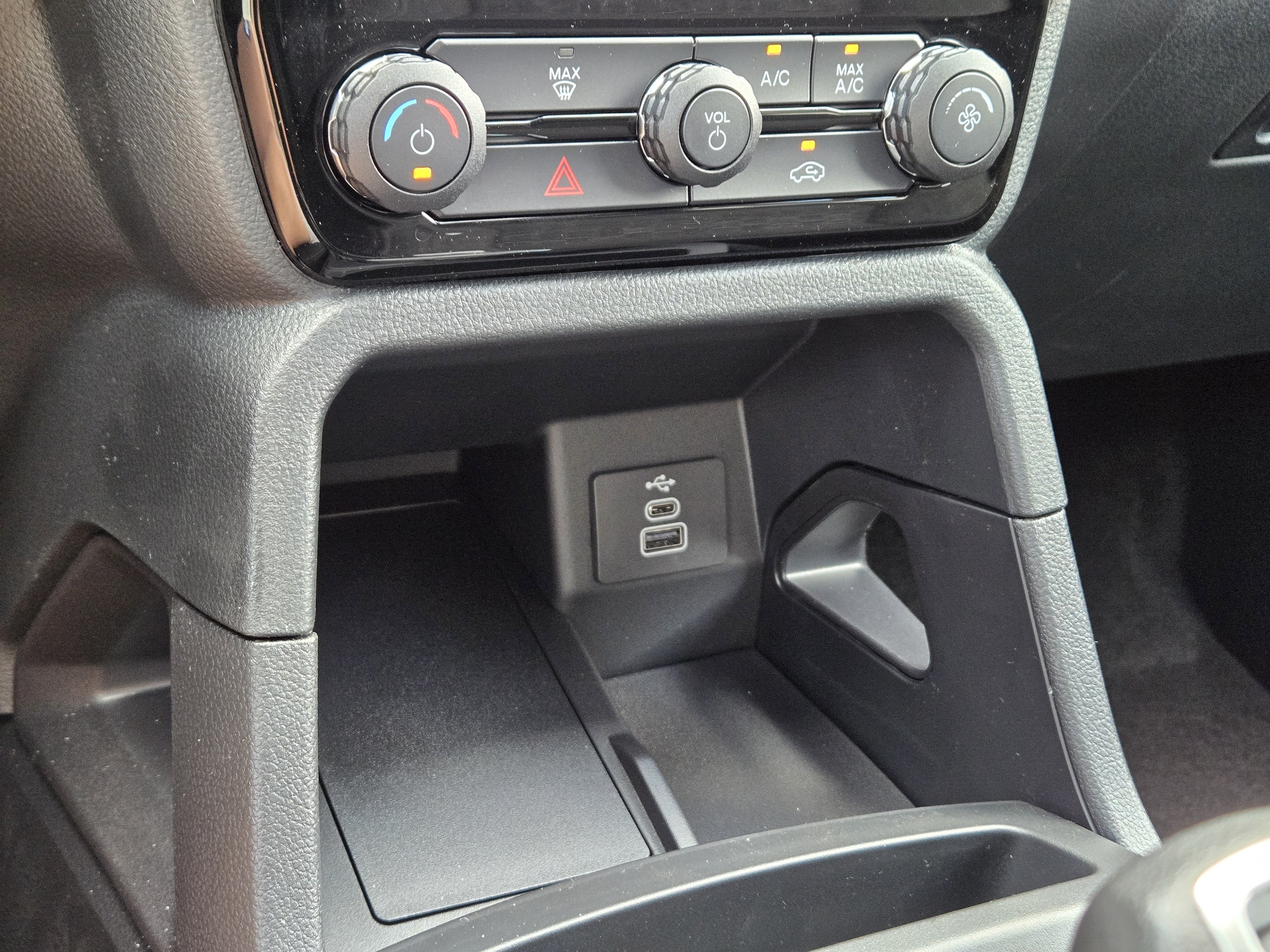 New 2026 Carbonized Gray Metallic FORD XLT image 28
