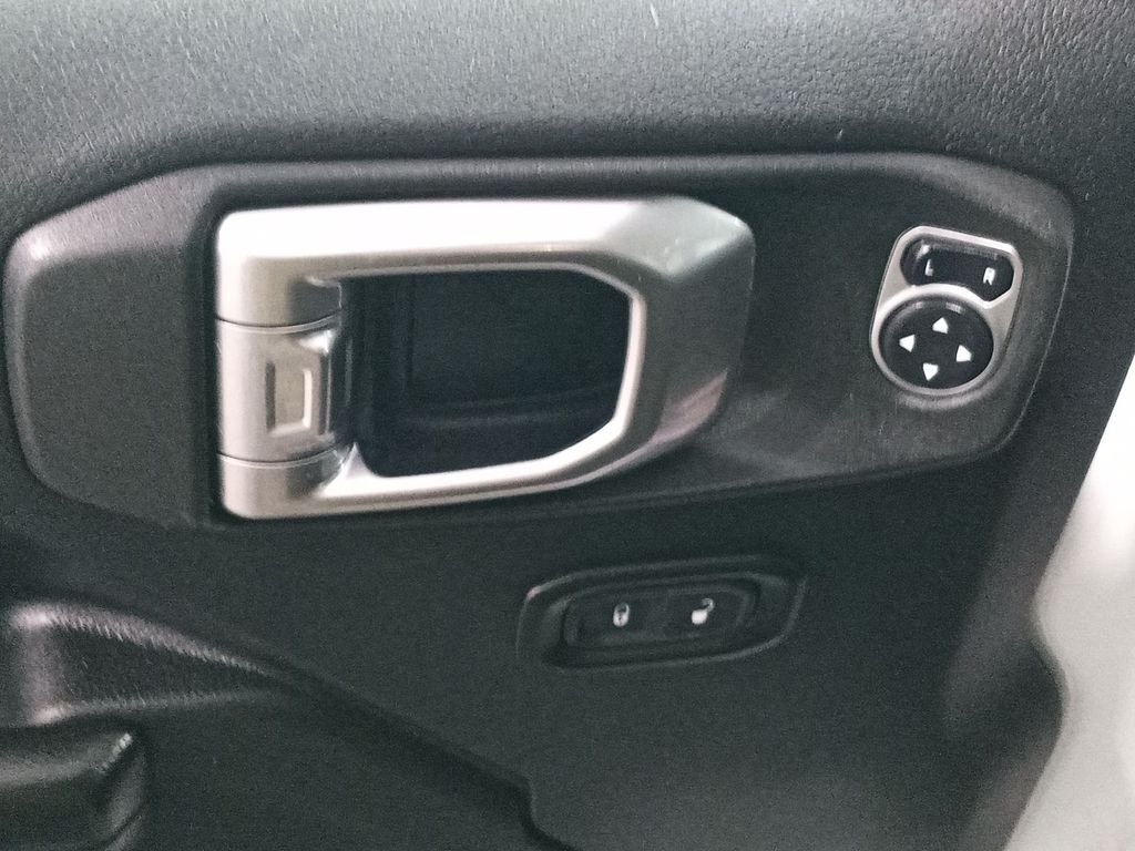 Used 2020 White Jeep Unlimited Sport S image 17