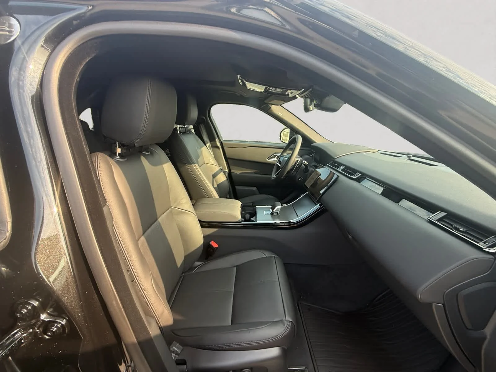 New 2026 Santorini Black Land Rover S image 15