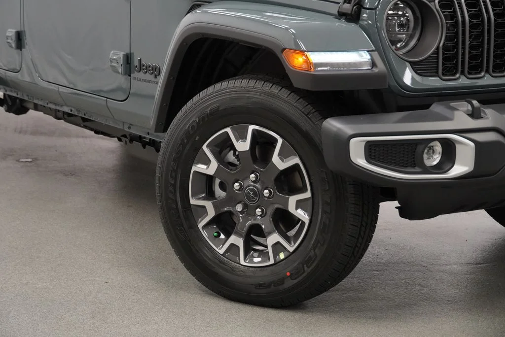 New 2026 Anvil Clear-Coat Exterior Paint Jeep Sahara image 4