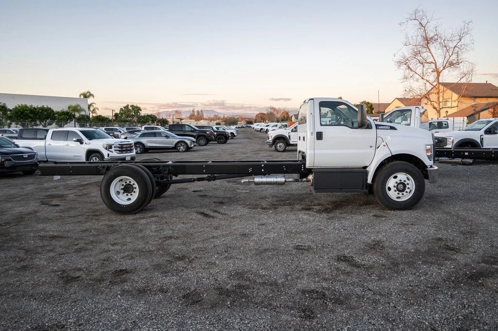New 2025 White Ford Base image 8