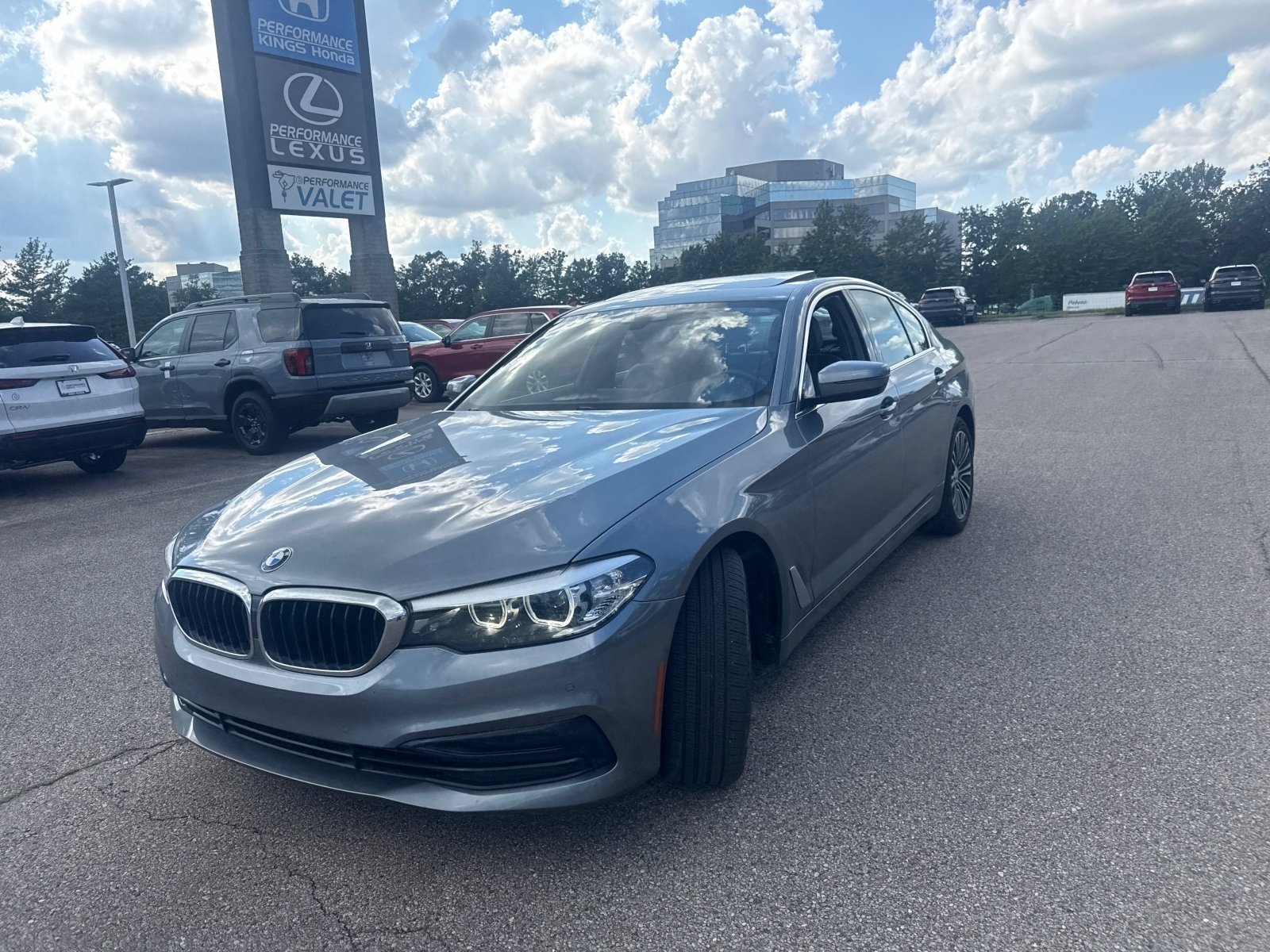 Used 2019 Bluestone Metallic BMW 530i xDrive image 16