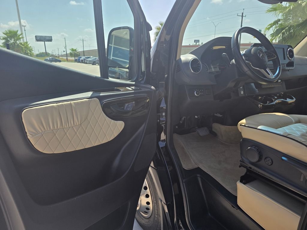 Used 2020 Black Mercedes-Benz Cargo 170 WB image 12
