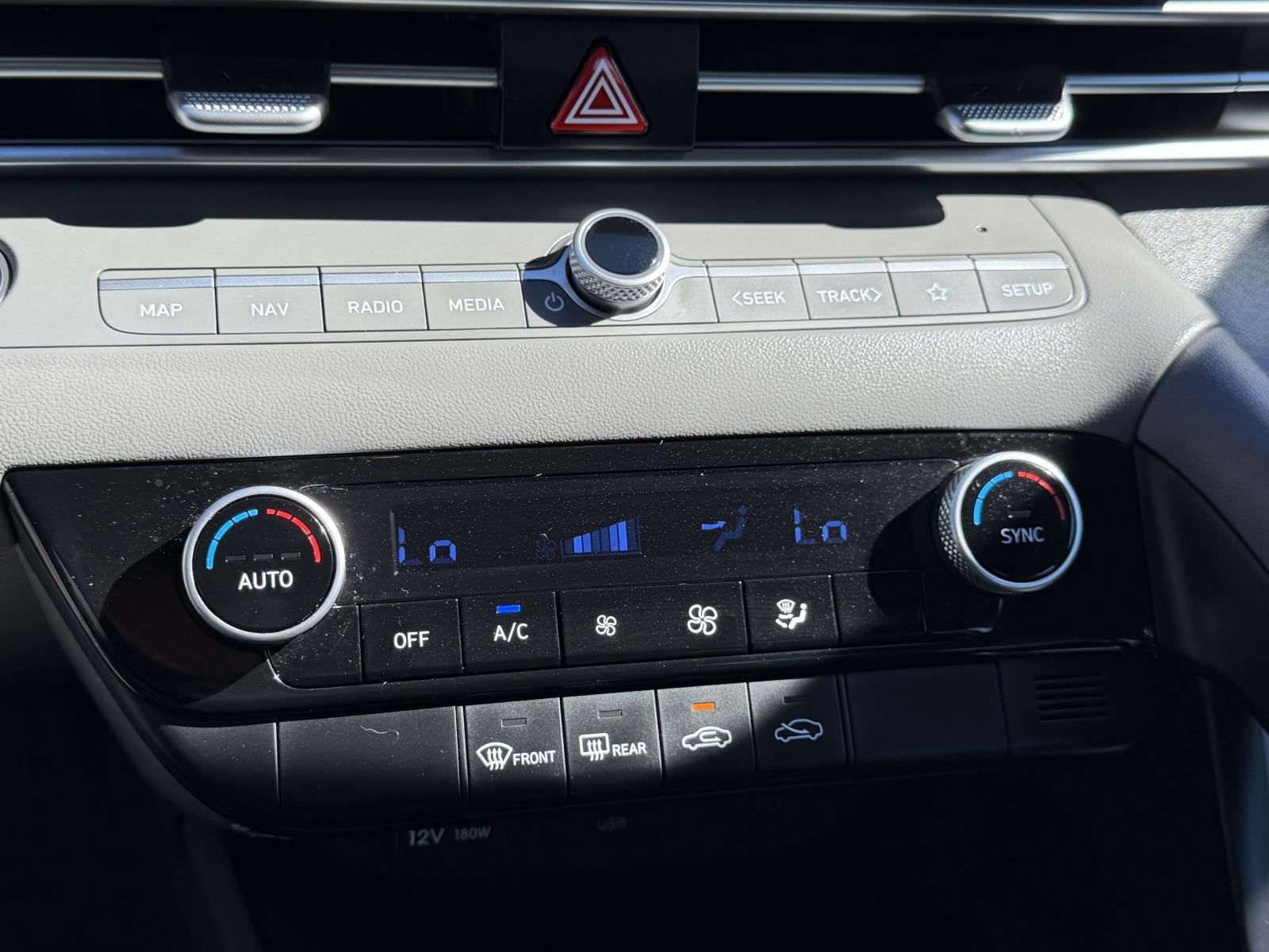 2024 Hyundai Elantra SEL - Photo 25