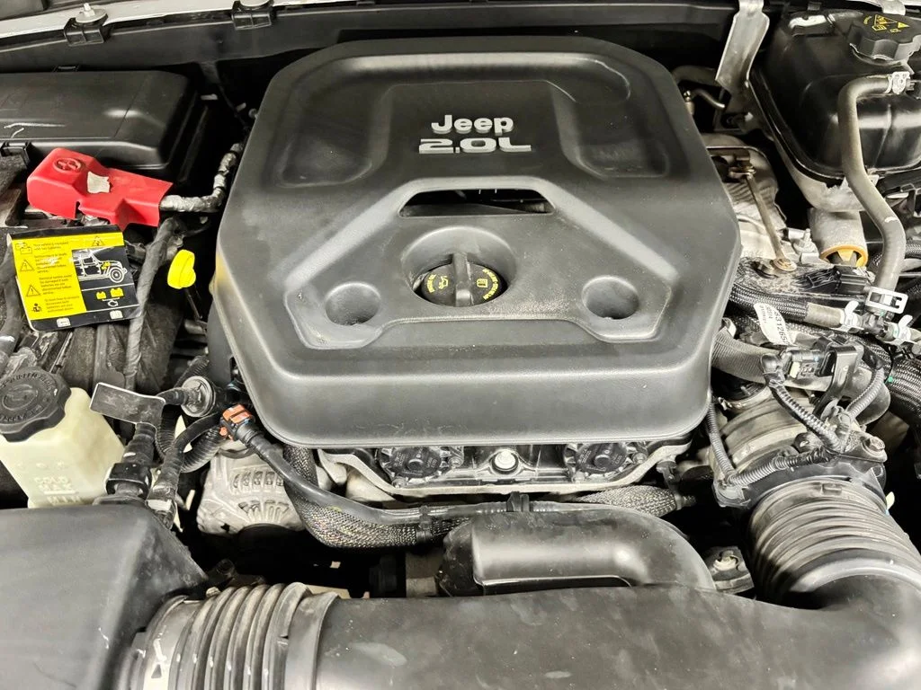 Used 2021 White Jeep Unlimited Sahara image 24