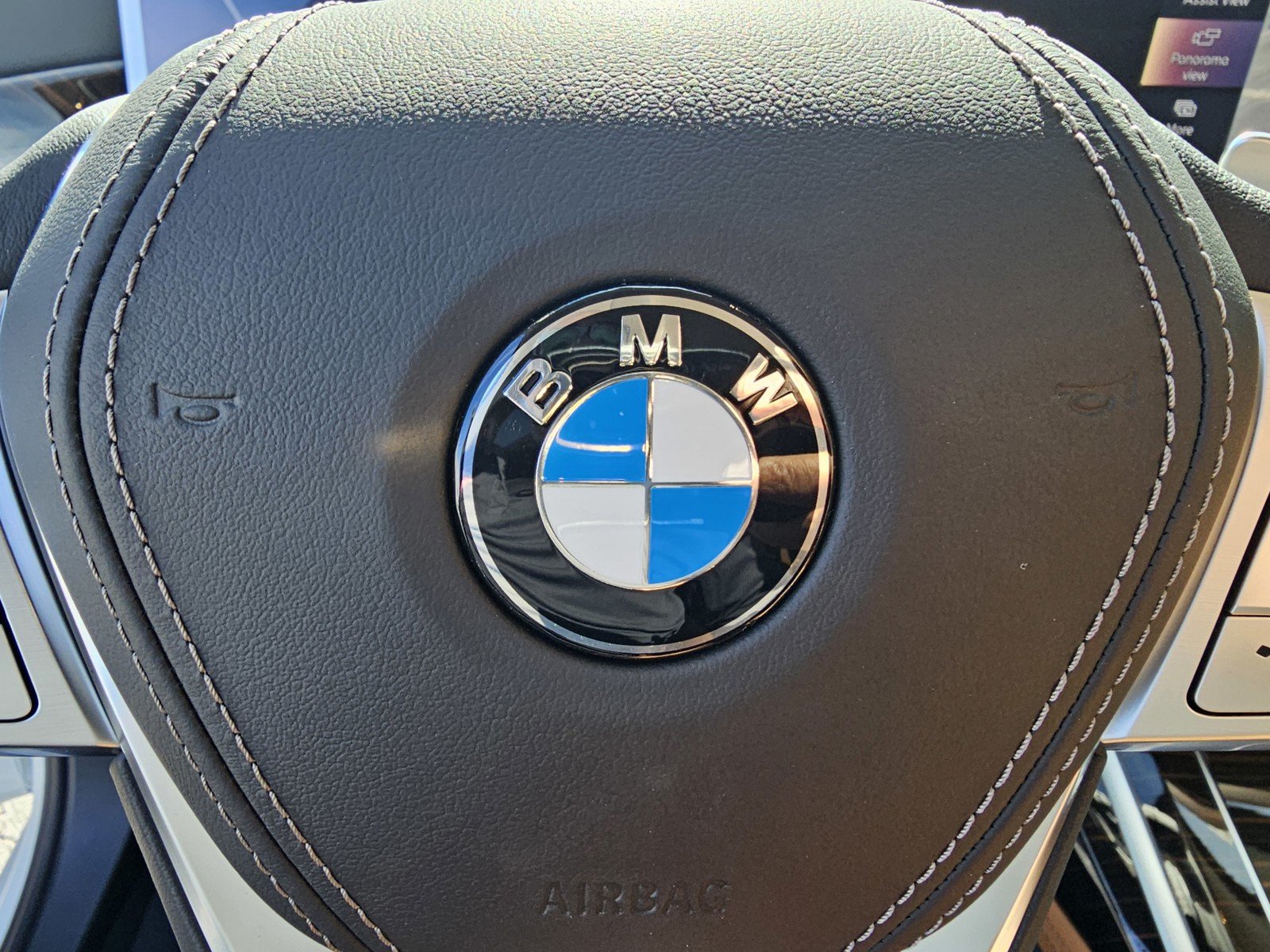 Used 2026 Mineral White Metallic BMW xDrive40i image 22