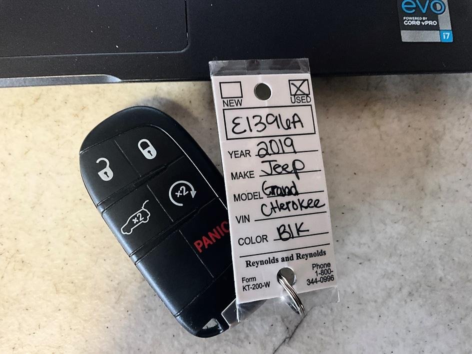 Used 2019 Gray Jeep Limited image 37
