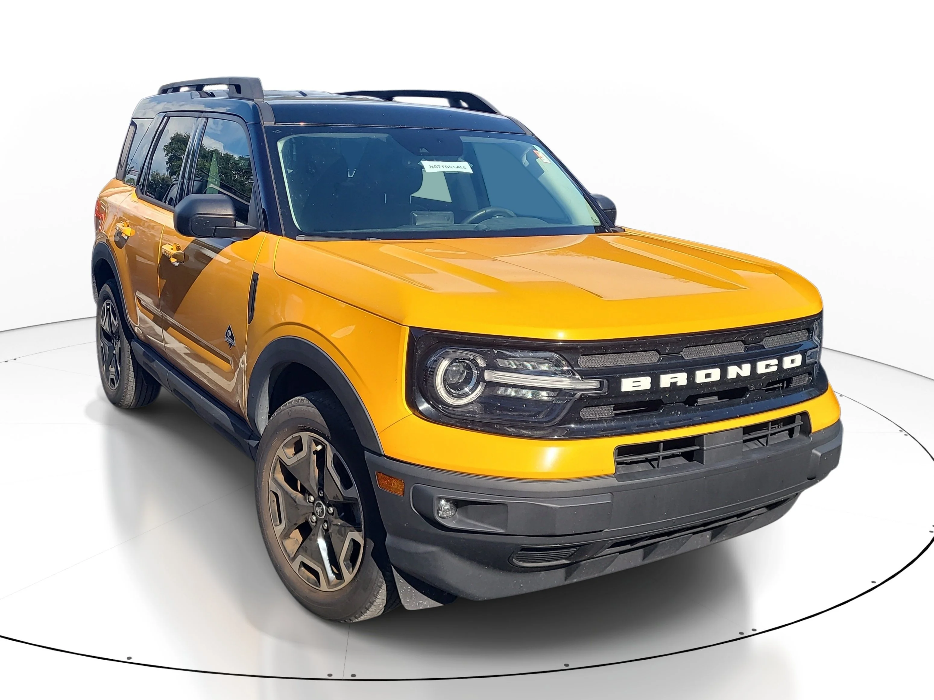 Used 2022  Ford Outer Banks image 1
