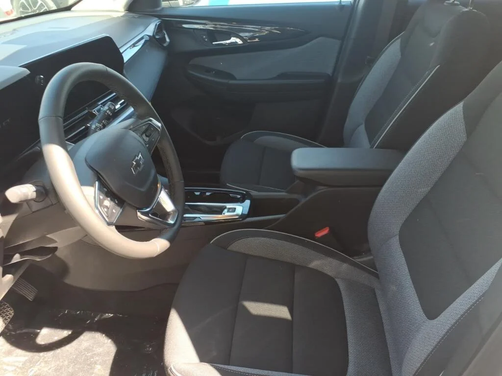 New 2026 Summit White Chevrolet LT image 6