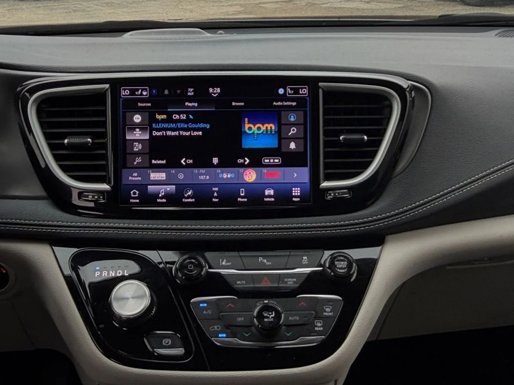 2024 Chrysler Pacifica PHEV Select - Photo 21