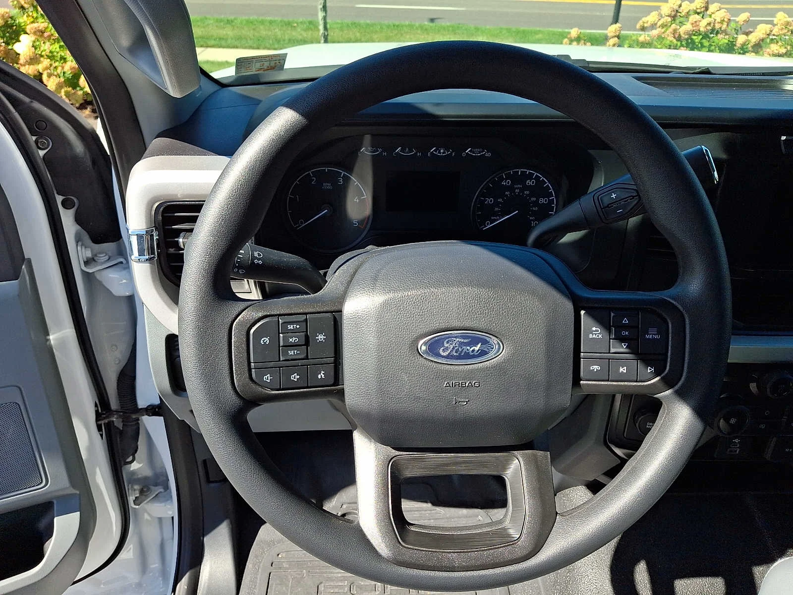 Used 2024 Oxford White Ford XL image 11
