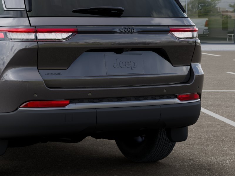 New 2026 Baltic Gray Metallic Clear-Coat Exterior Paint Jeep Altitude image 39