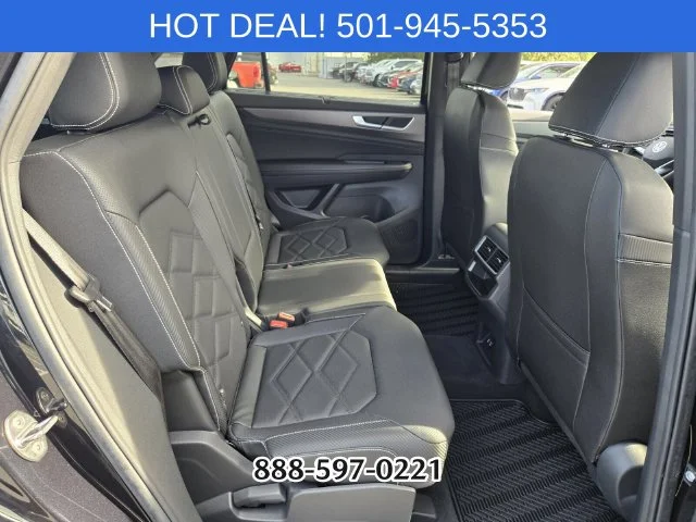 Used 2026 Black Volkswagen SE w/Technology image 17