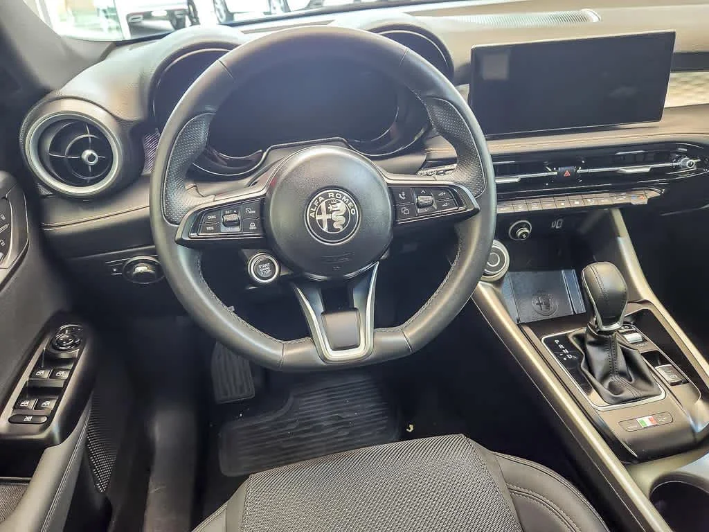 Used 2024  Alfa Romeo Ti image 14
