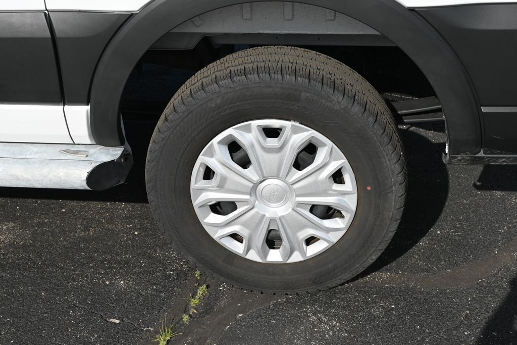 Used 2025 Oxford White Ford Base image 14