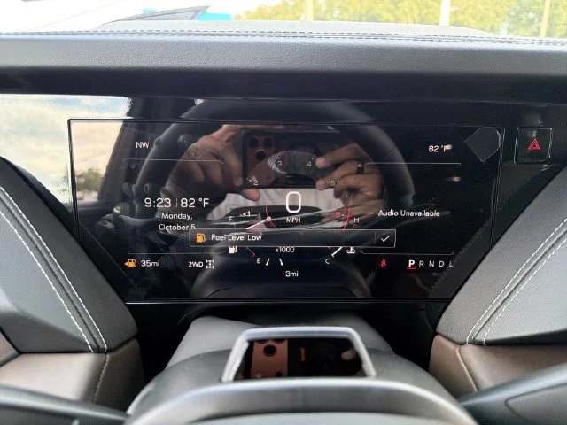 New 2027 Glacier White Tricoat GMC Denali Ultimate image 34