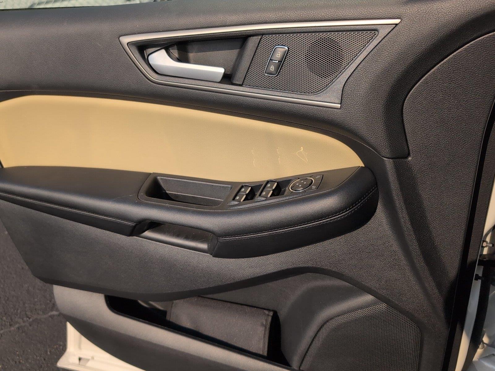 Used 2021 Star White Metallic Tri-Coat Ford SEL image 15