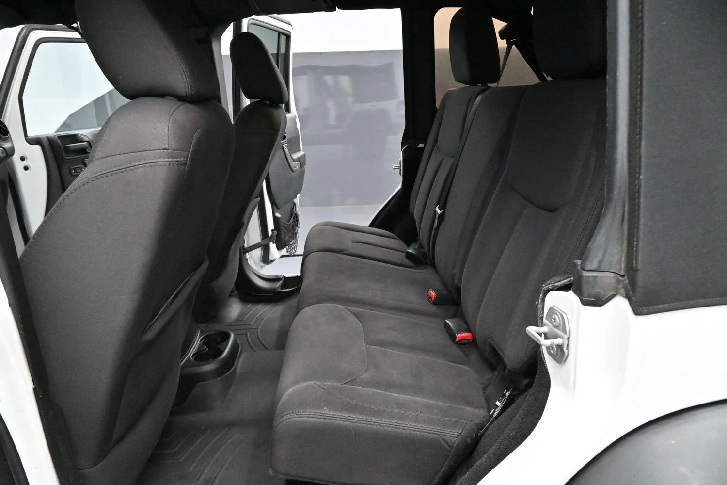 Used 2015 Bright White Clearcoat Jeep Sport image 25