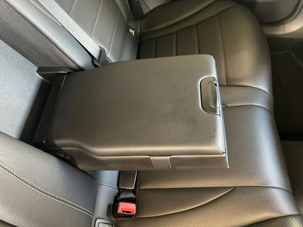 Used 2018 Black Mercedes-Benz GLC 300 image 27