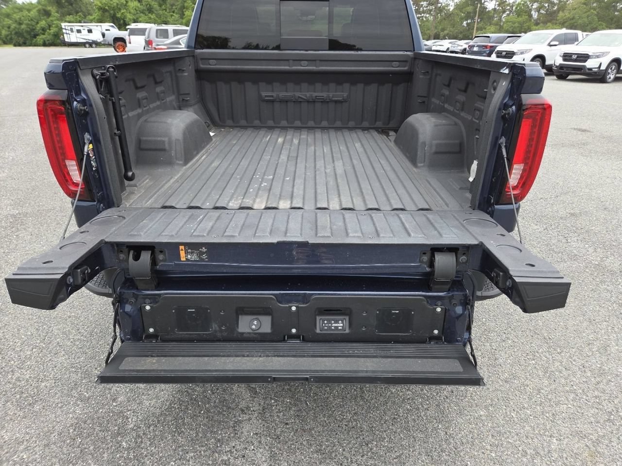 Used 2023 Pacific Blue Metallic GMC Denali Ultimate image 27