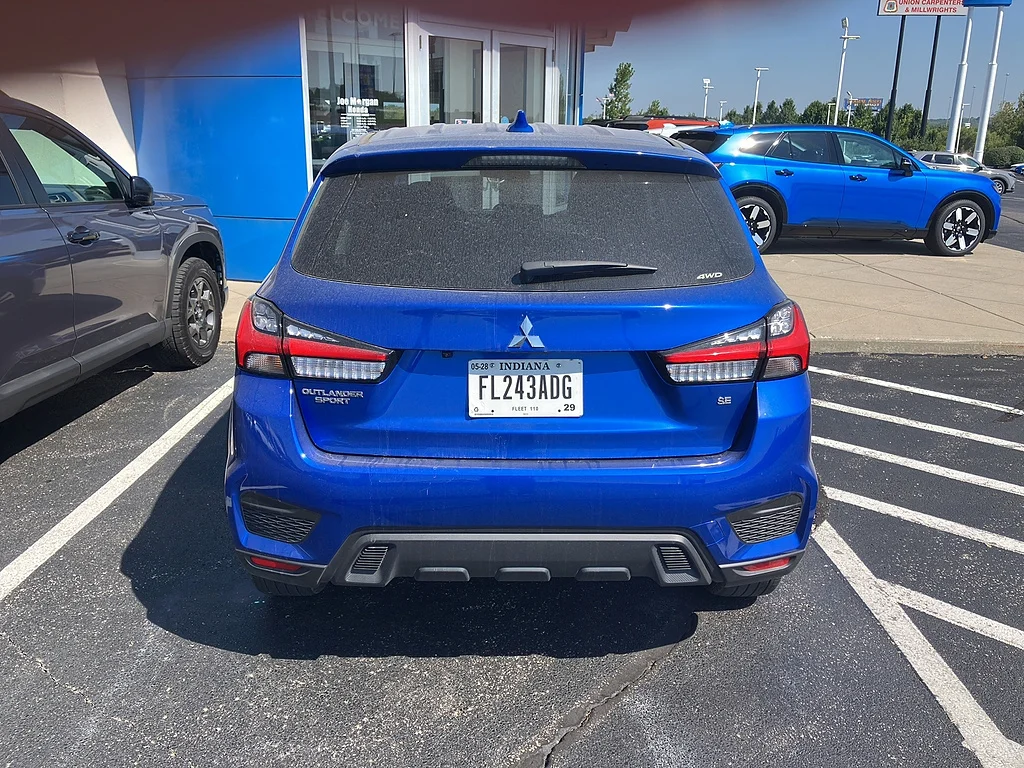 Used 2026 Octane Blue Metallic Mitsubishi SE image 6